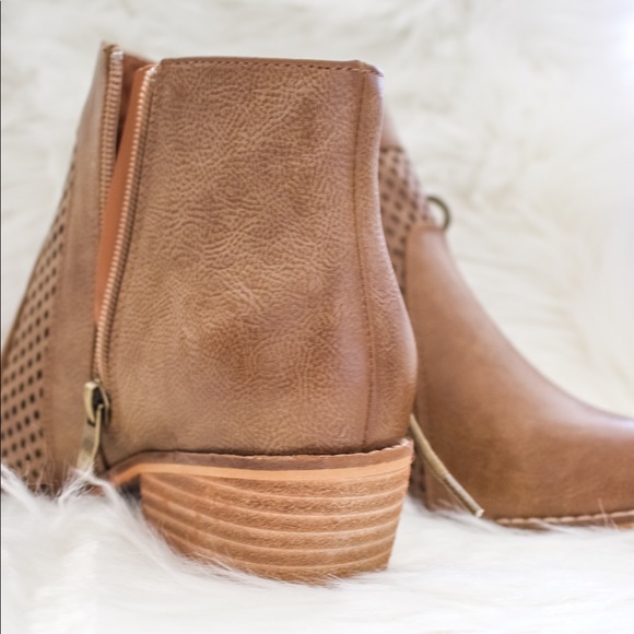Camel Ankle Booties with Open Slit - Picture 10 of 11
